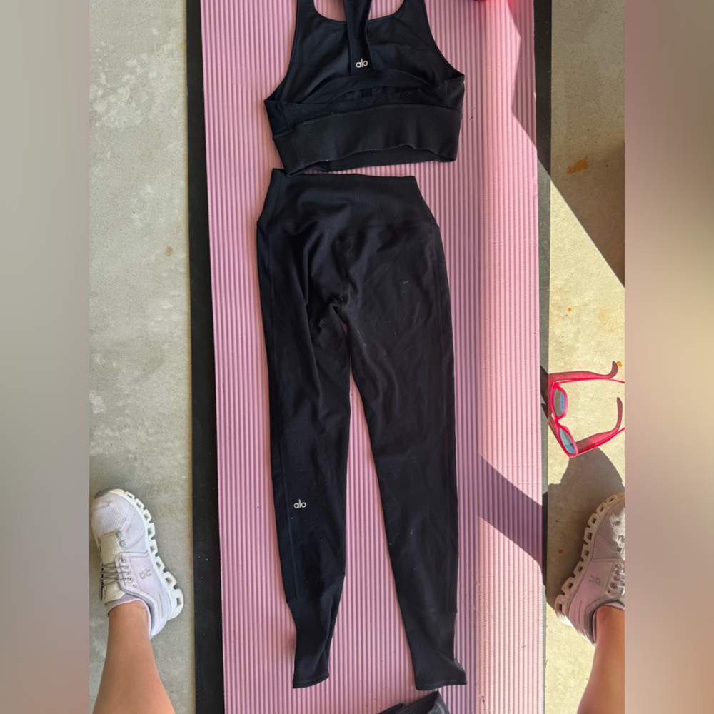 Alo Yoga Black Legging and Top Set